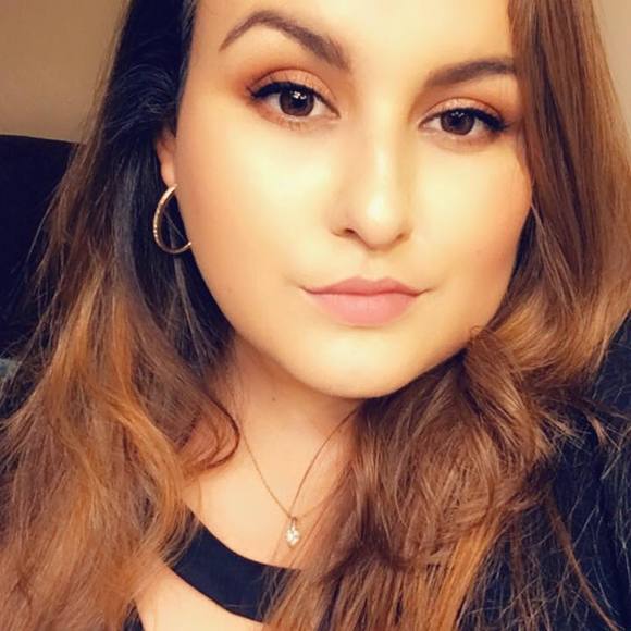 Meet your Posher, Christine - Picture 1 of 1